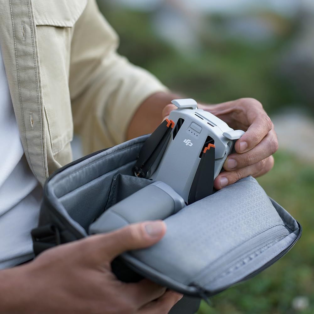 DJI Mini 4 Pro - Dron Mini con Mando a distancia y cámara, ligero y plegable con vídeo 4K HDR